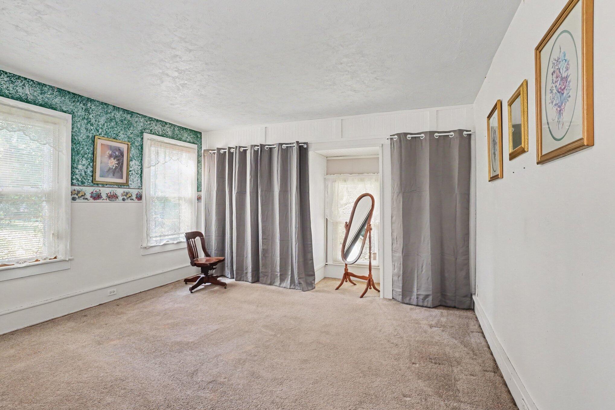 265 E 4th Street
