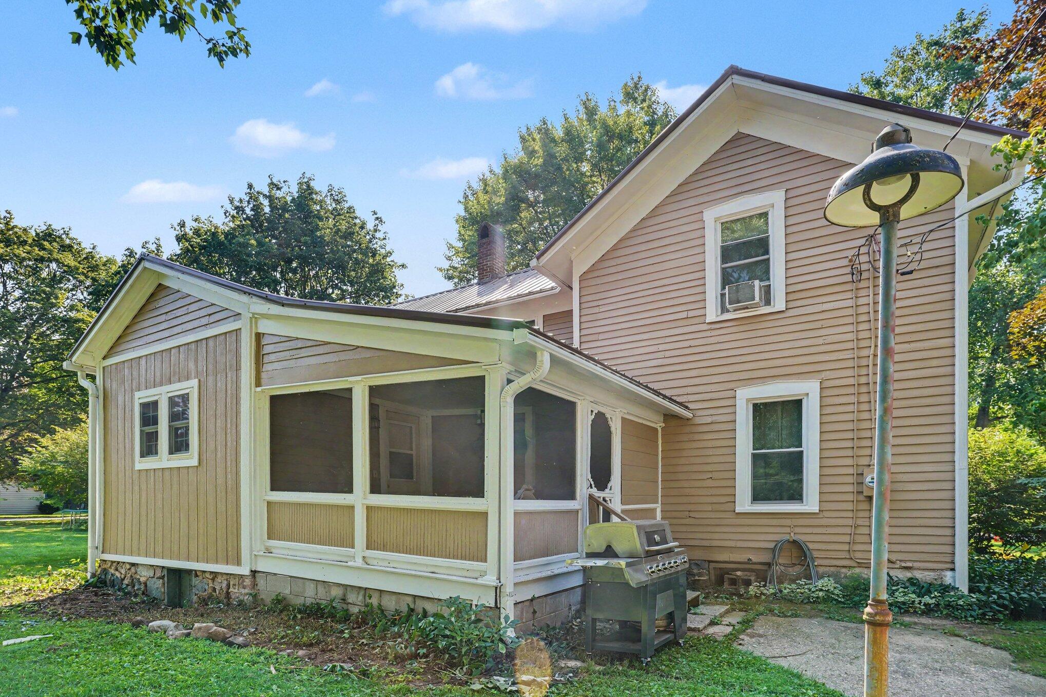 265 E 4th Street