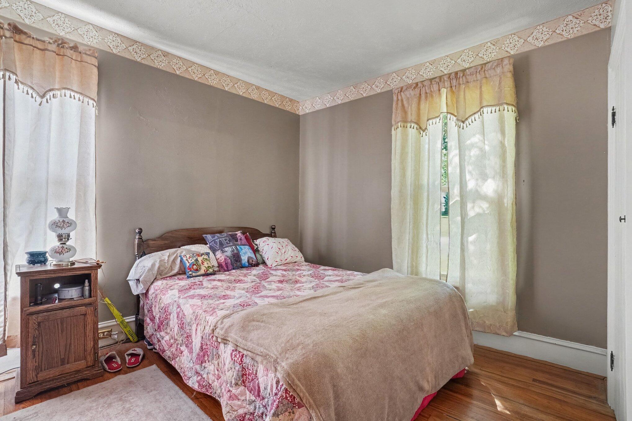 265 E 4th Street