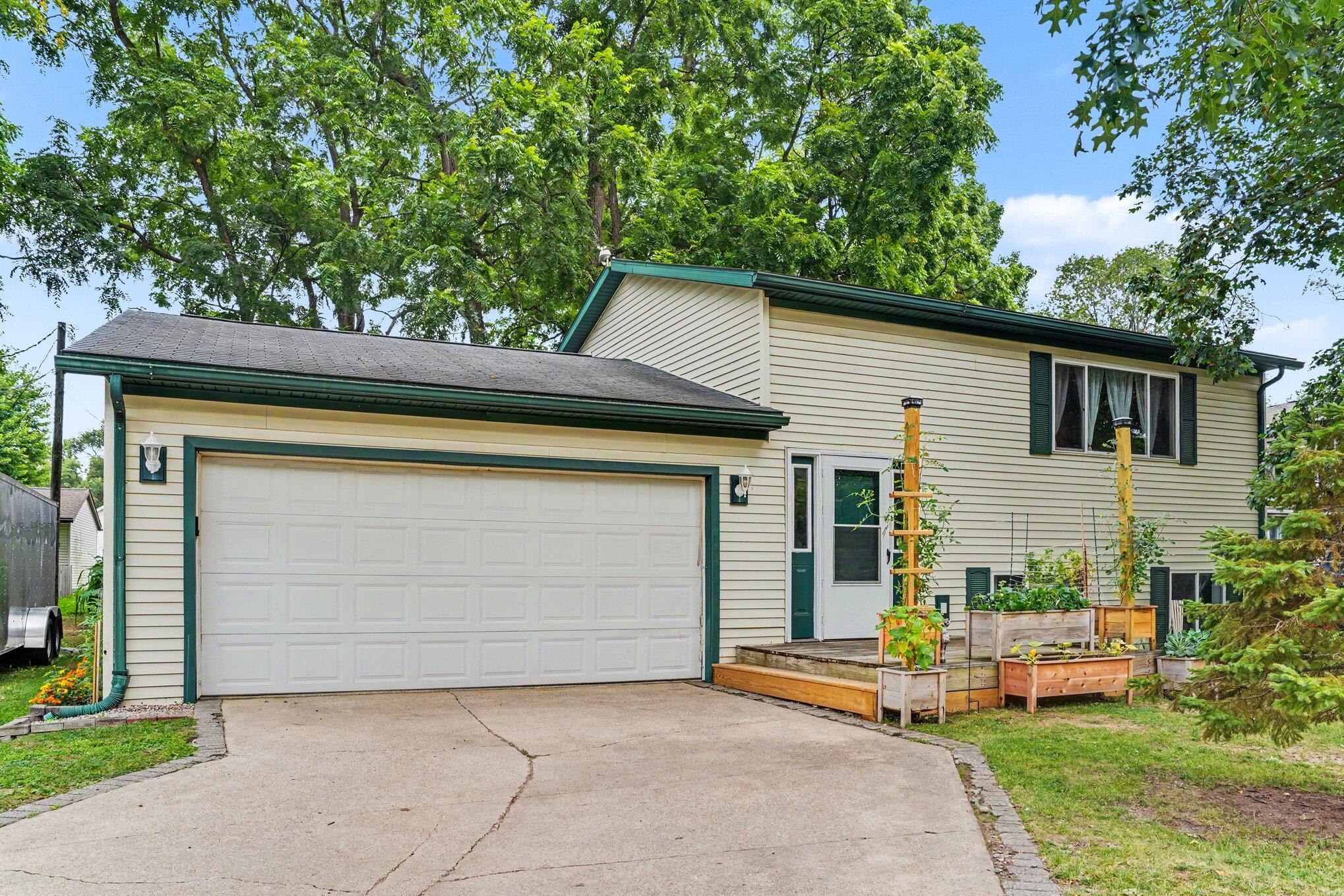 210 W 4th Street