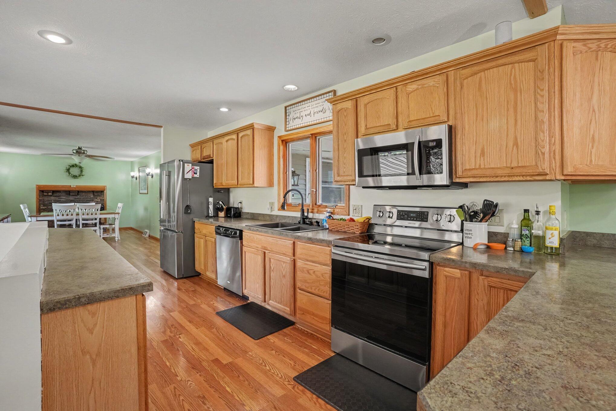 12996 Bayview Drive