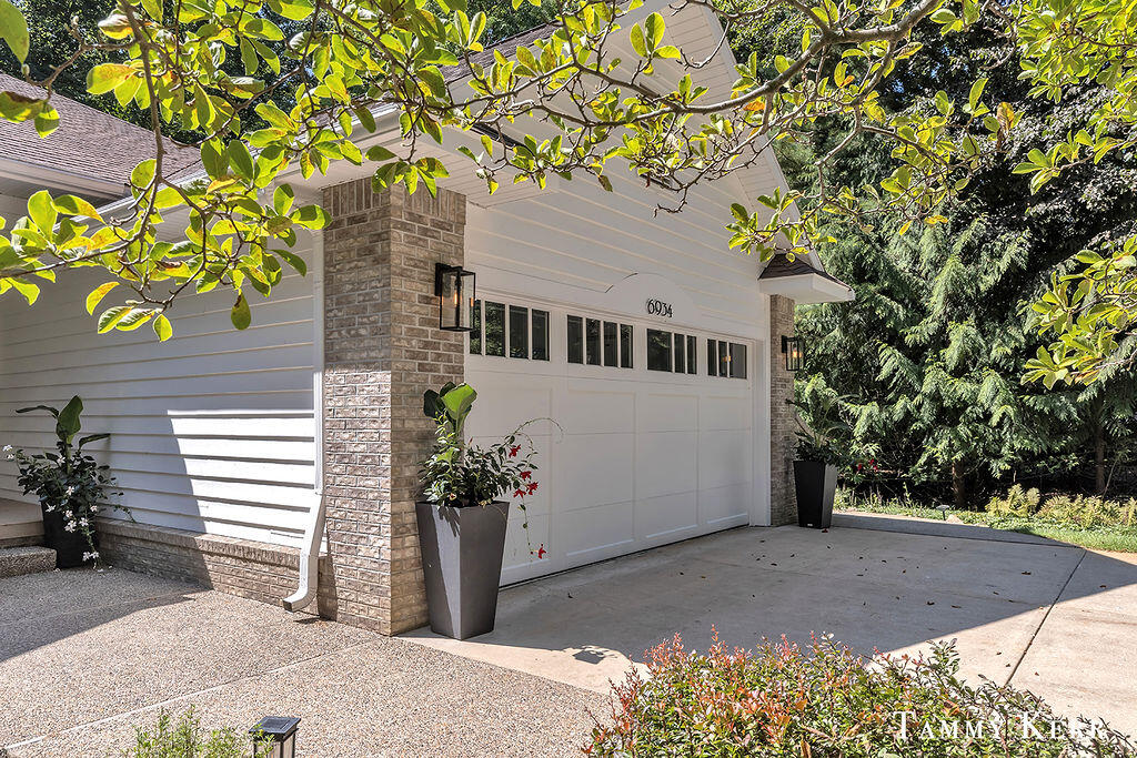 6934 Bendemeer Drive