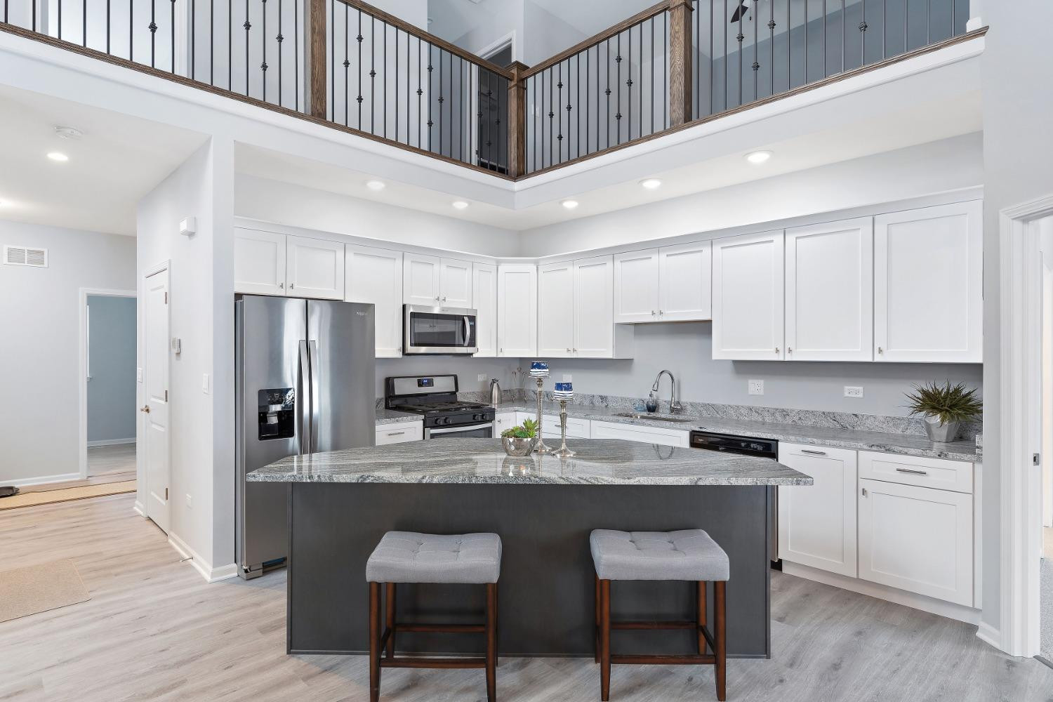 5543 Victoria Place