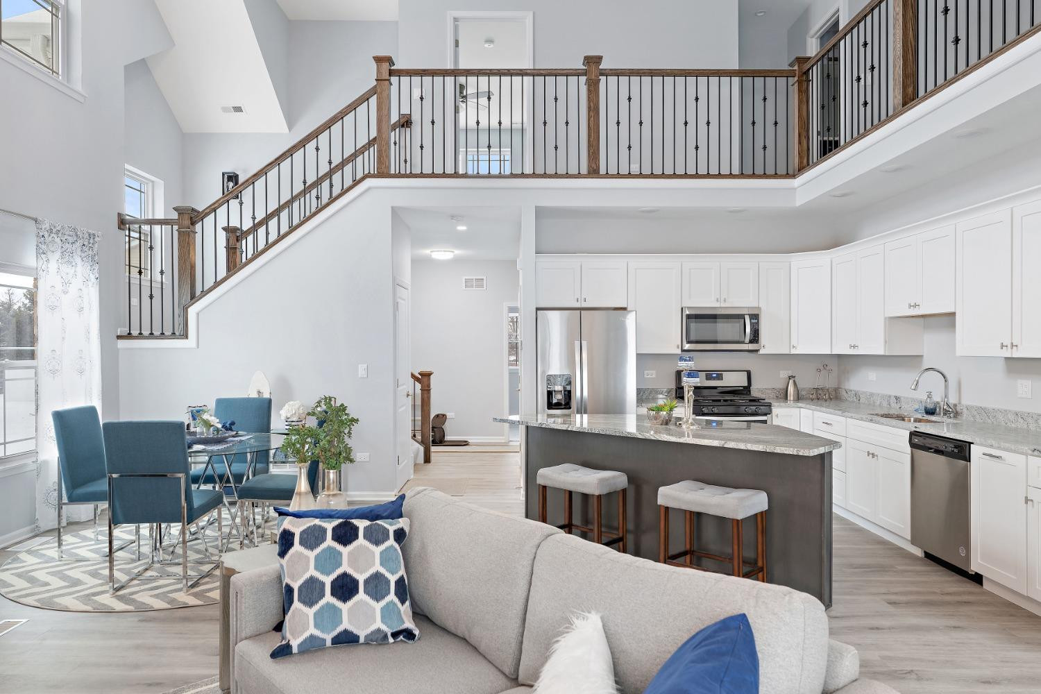5543 Victoria Place