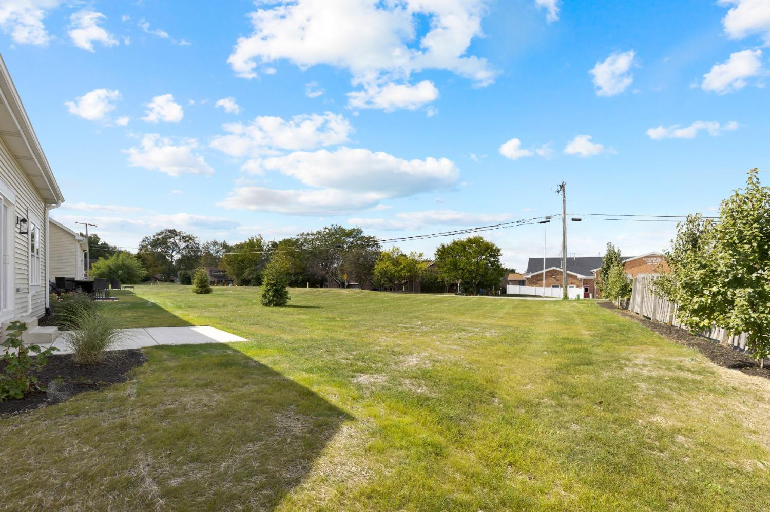 5543 Victoria Place
