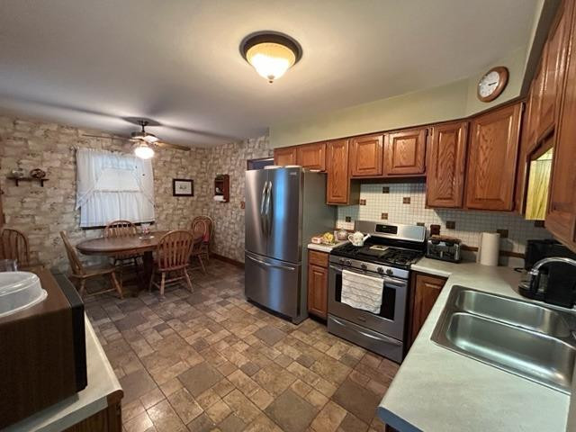 1419 W 1st Place