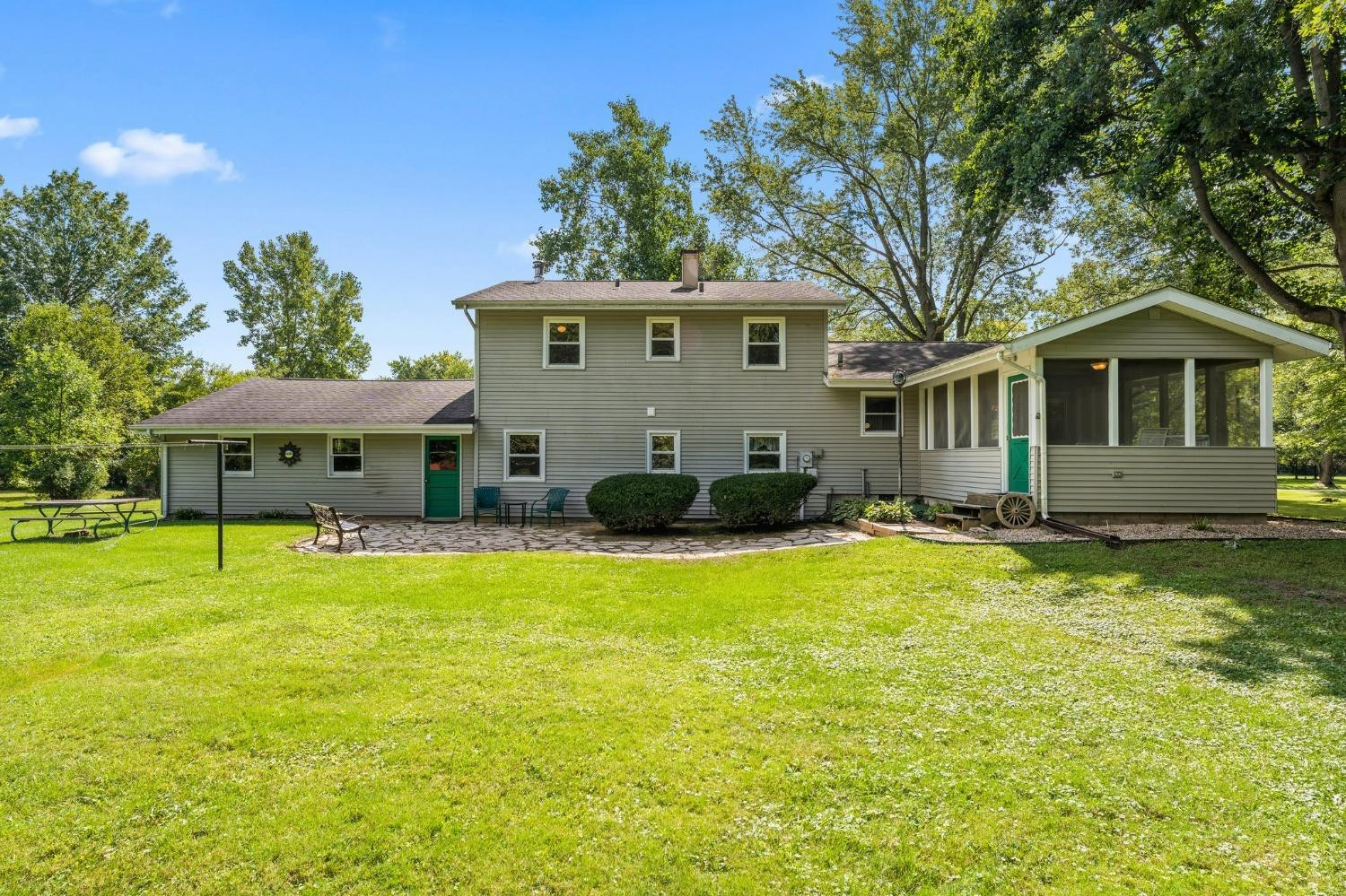 2501 Riverview Drive