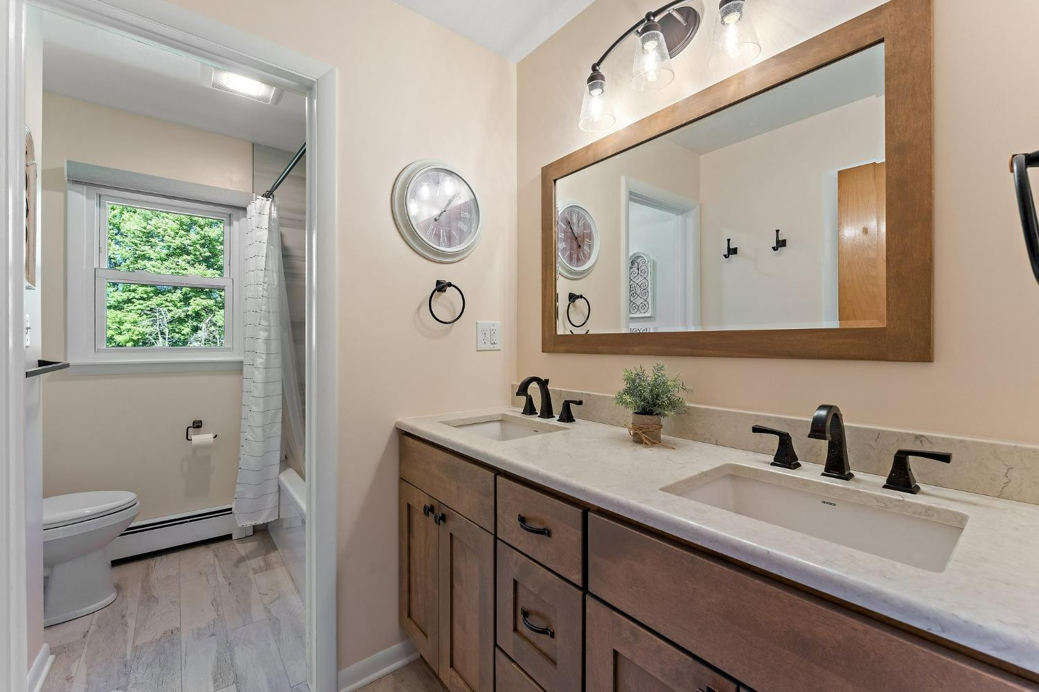 2501 Riverview Drive