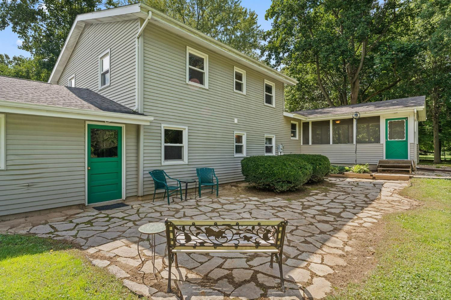 2501 Riverview Drive