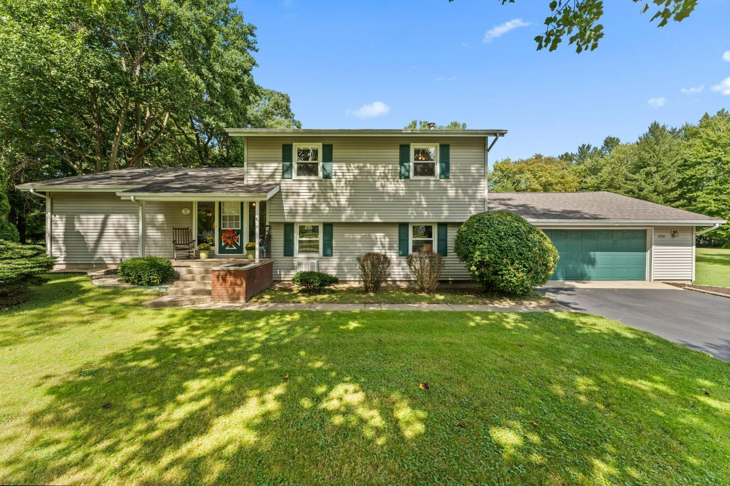 2501 Riverview Drive