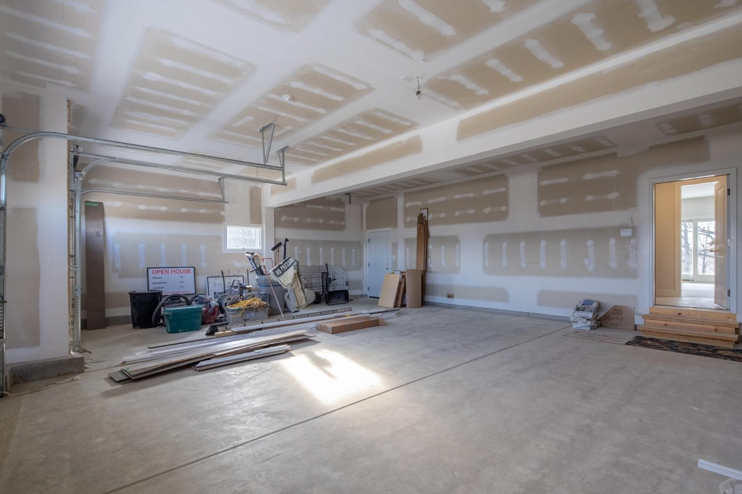 9510 Tall Grass Trail