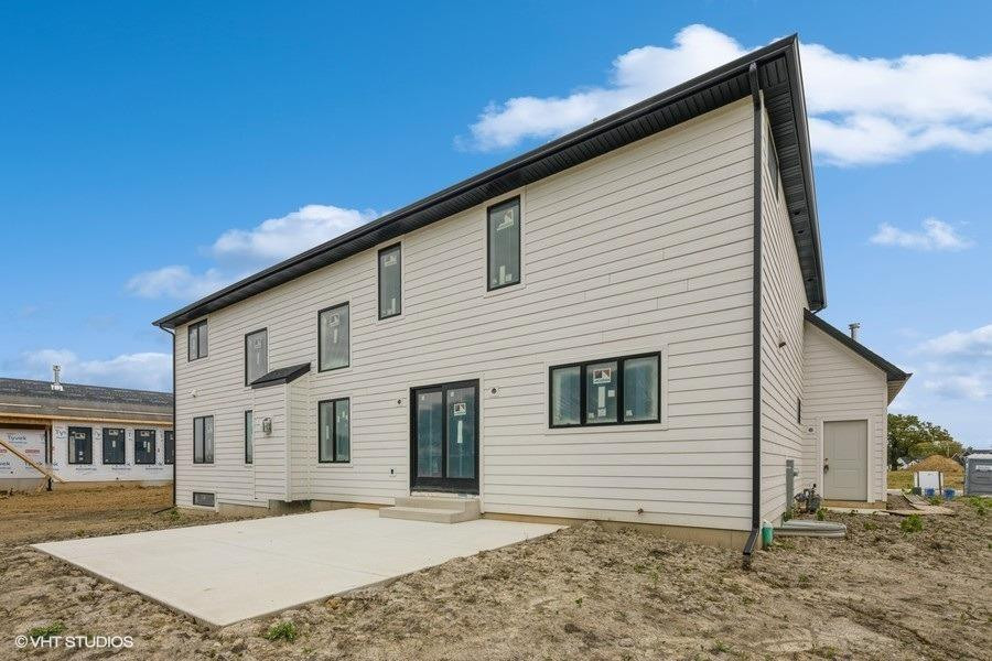 9510 Tall Grass Trail