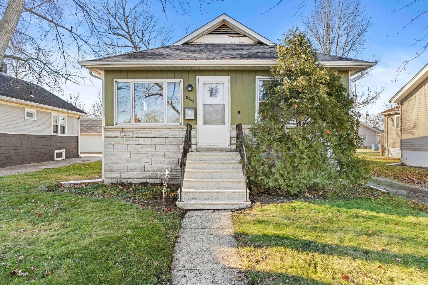 8942 Richard Street