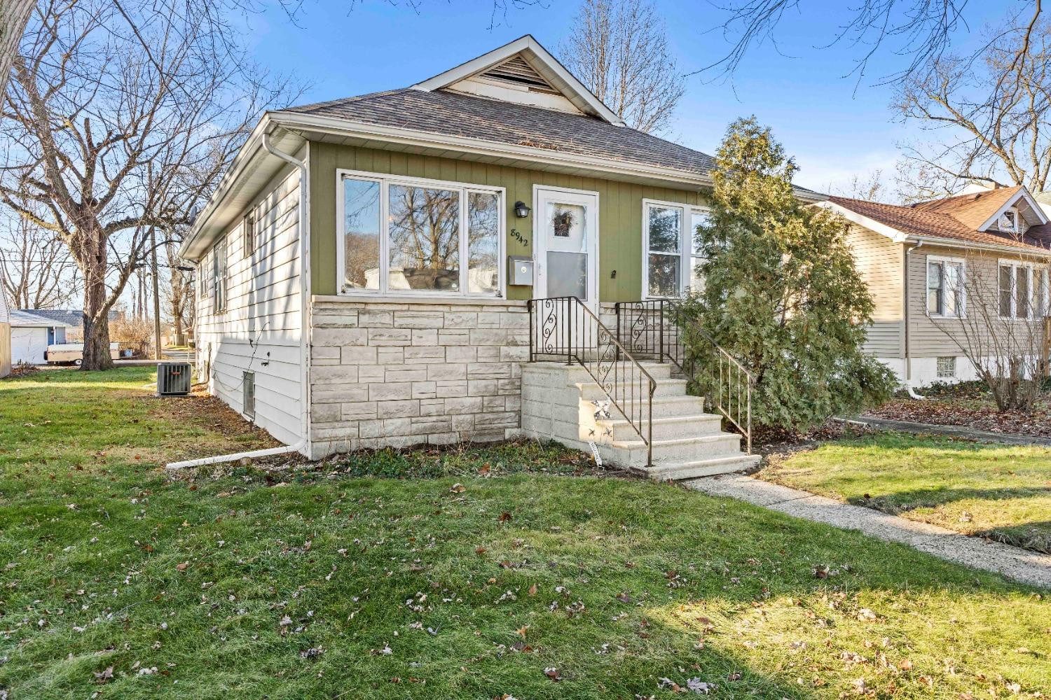 8942 Richard Street