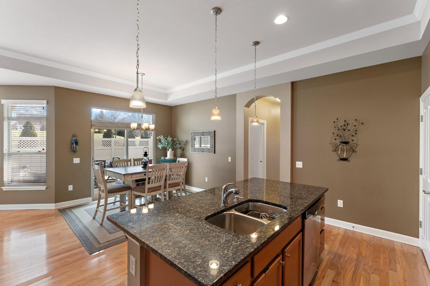 2806 Rustic Crooked Circle