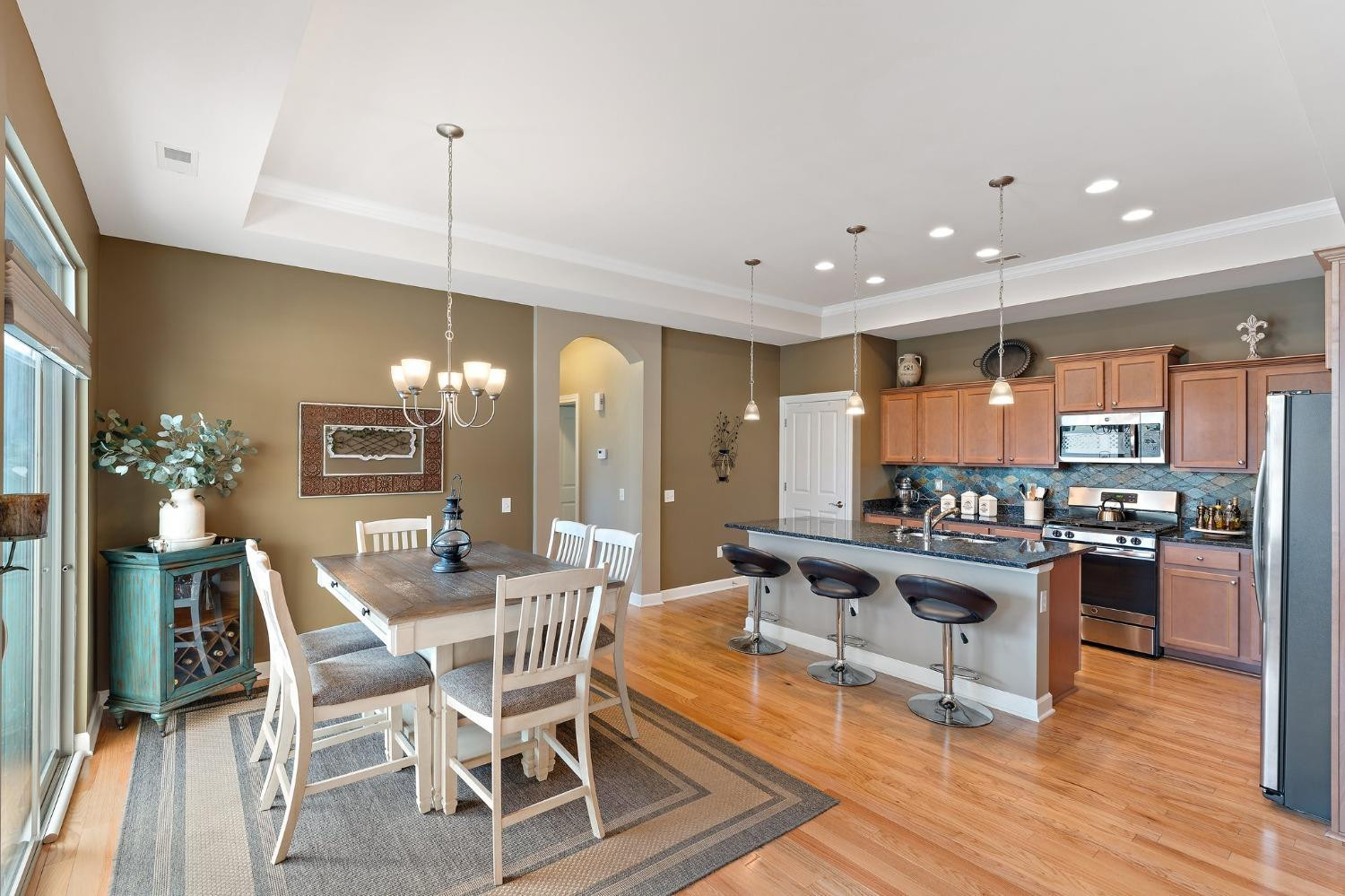 2806 Rustic Crooked Circle
