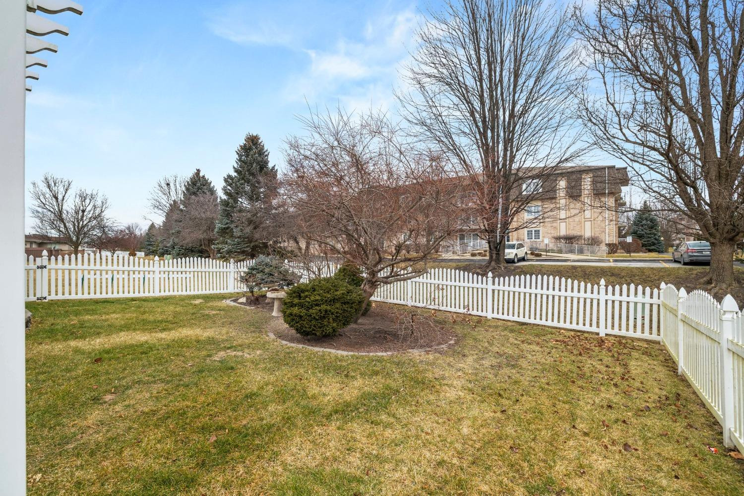 935 Blue Jay Way