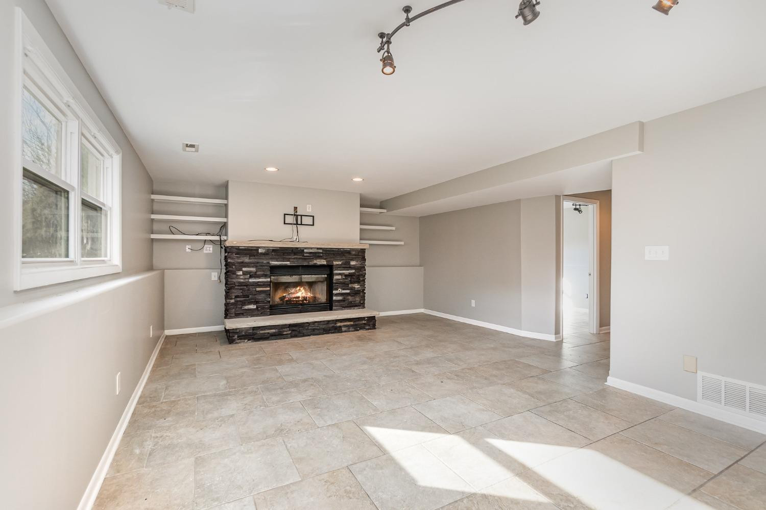 1439 Clover Lane