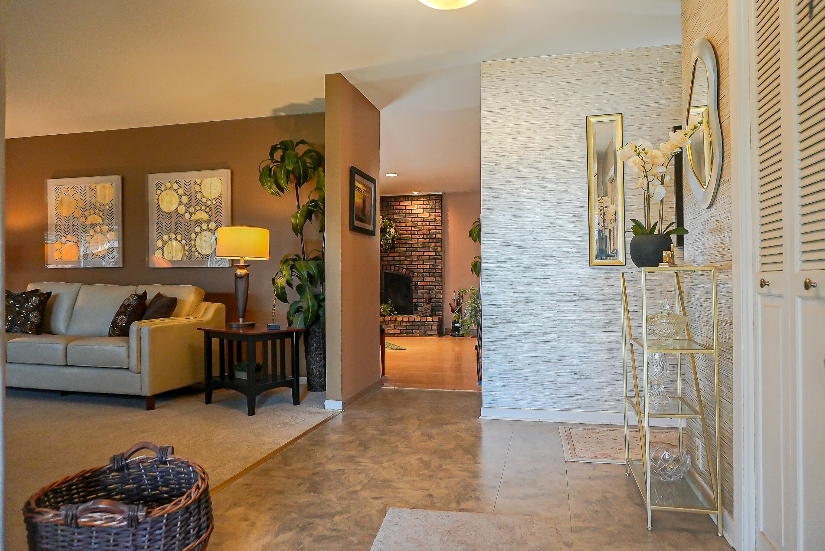 1530 W 4th Place