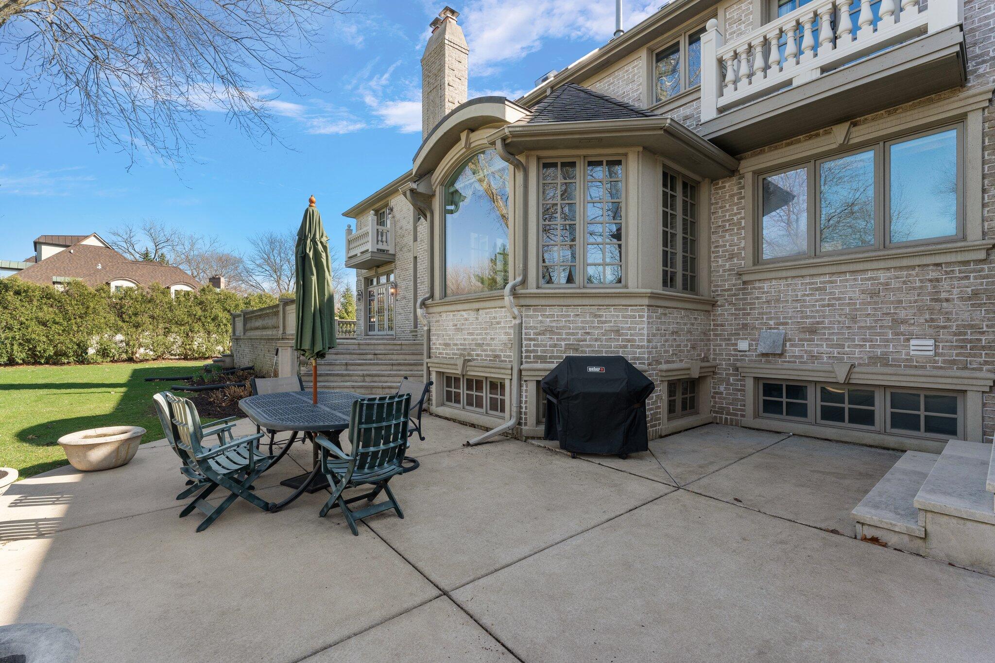 1129 Killarney Drive