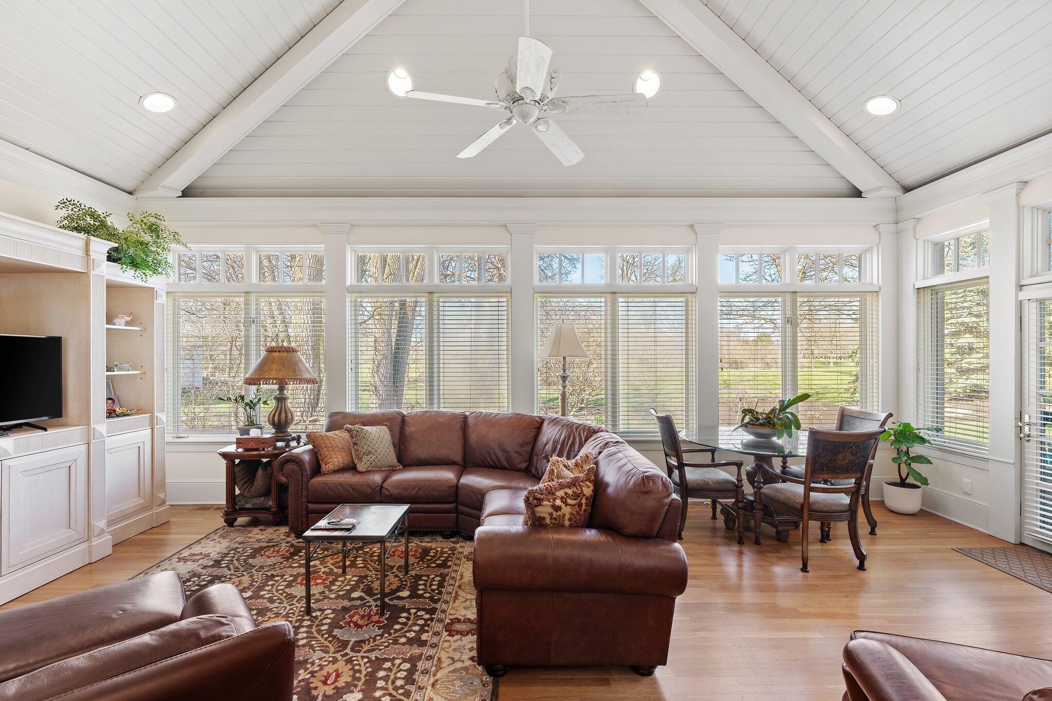 1129 Killarney Drive