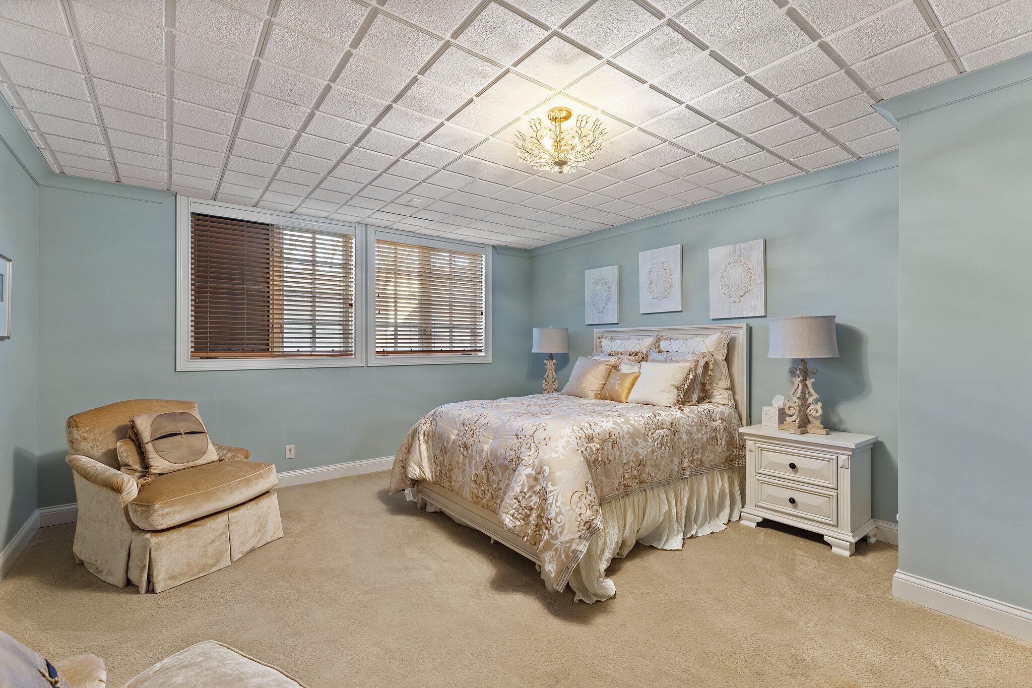 1129 Killarney Drive