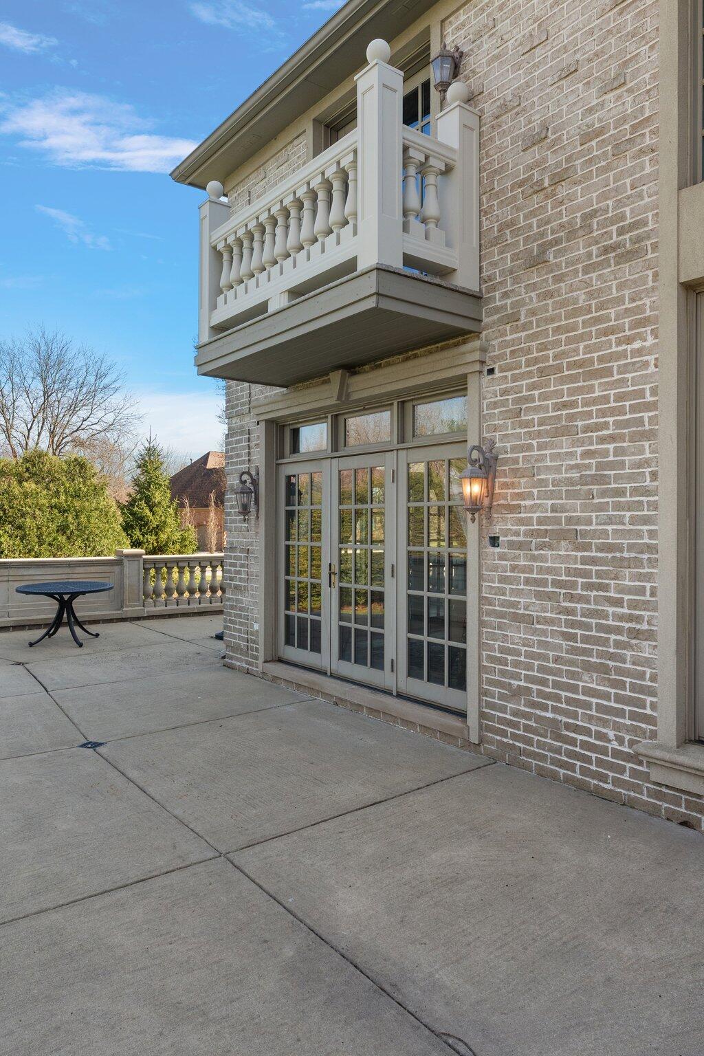 1129 Killarney Drive