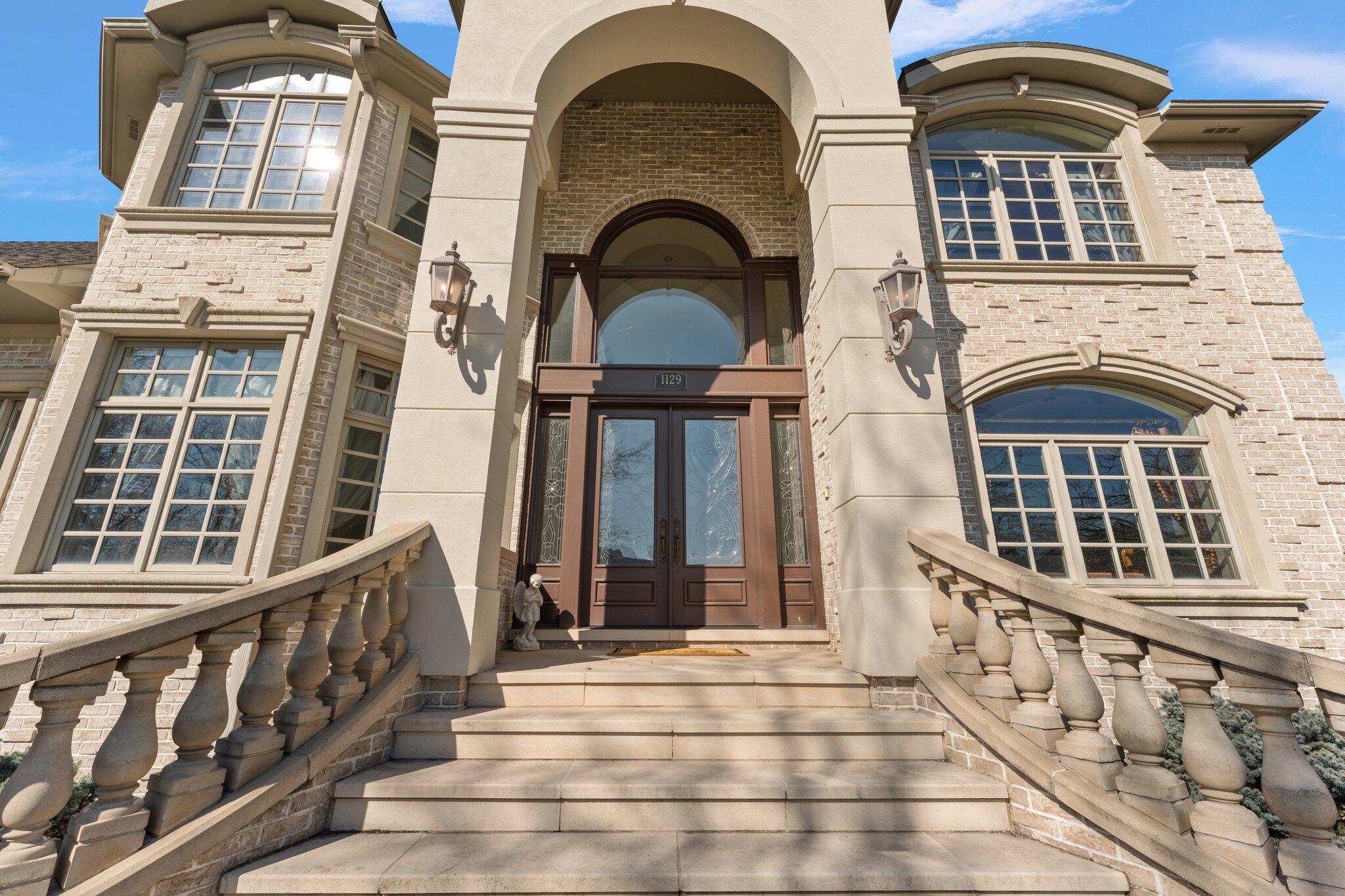 1129 Killarney Drive