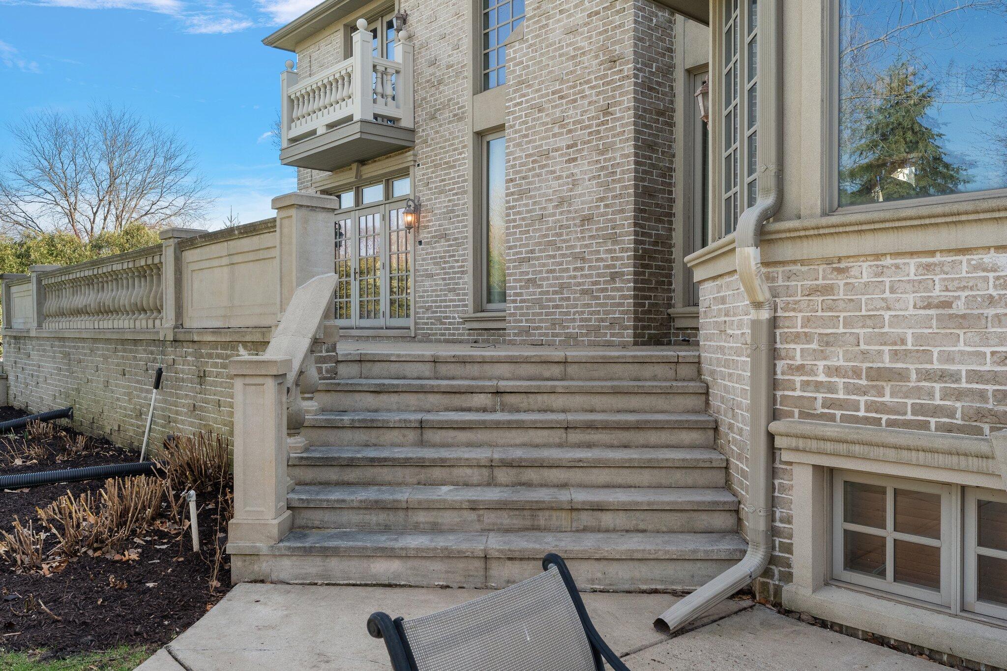 1129 Killarney Drive