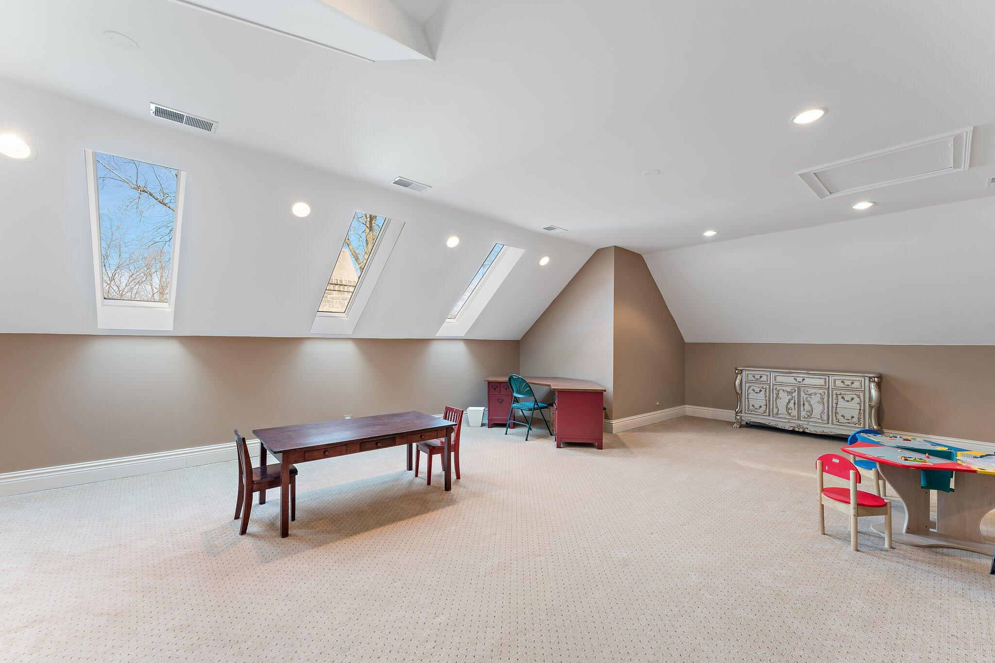 1129 Killarney Drive