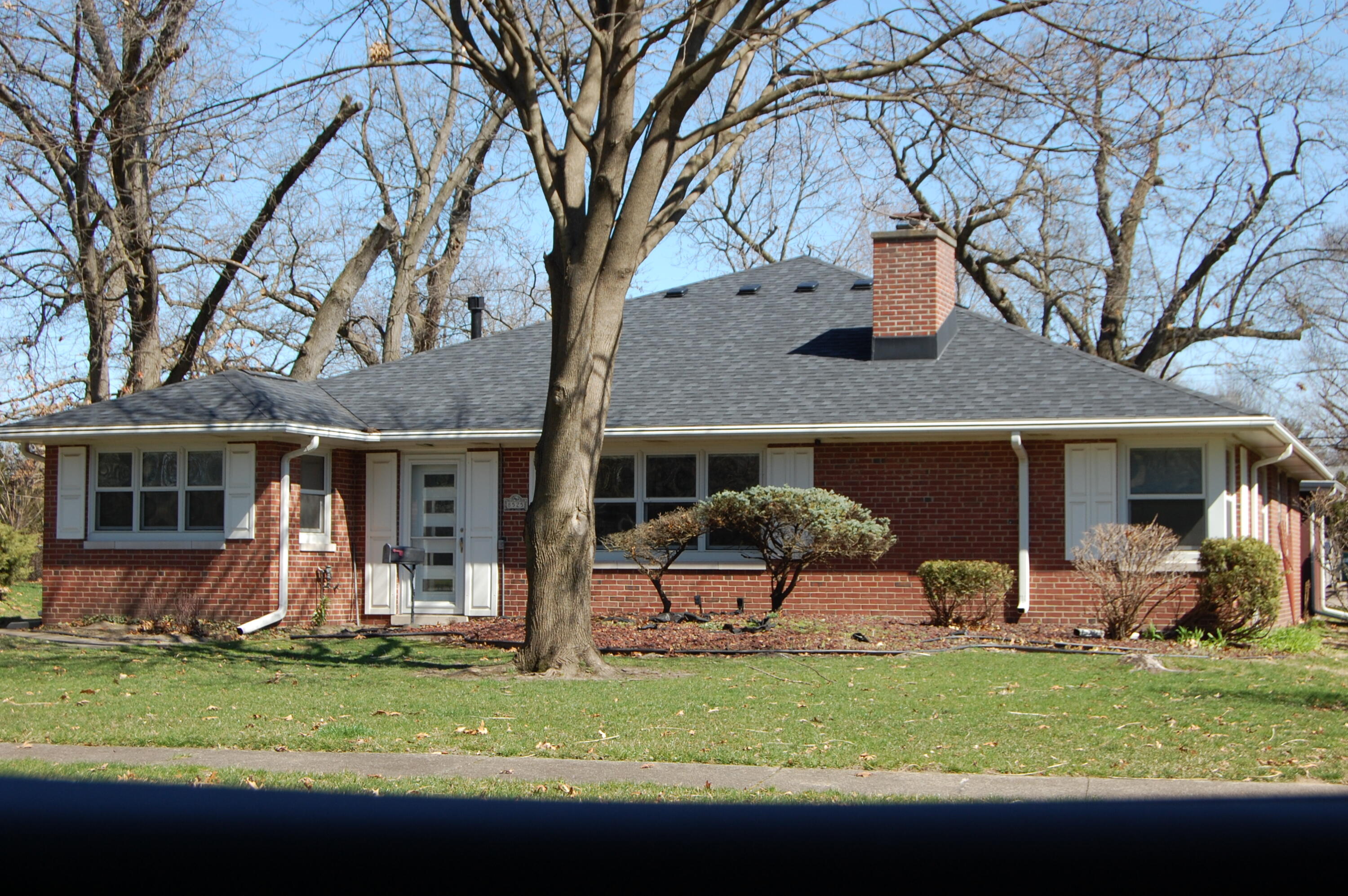 8525 Elmwood Drive