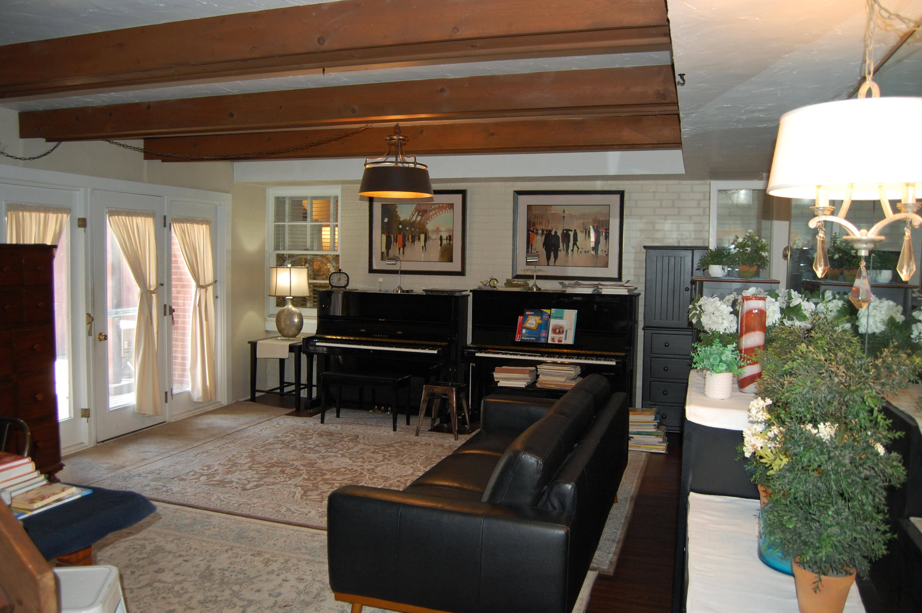 8525 Elmwood Drive