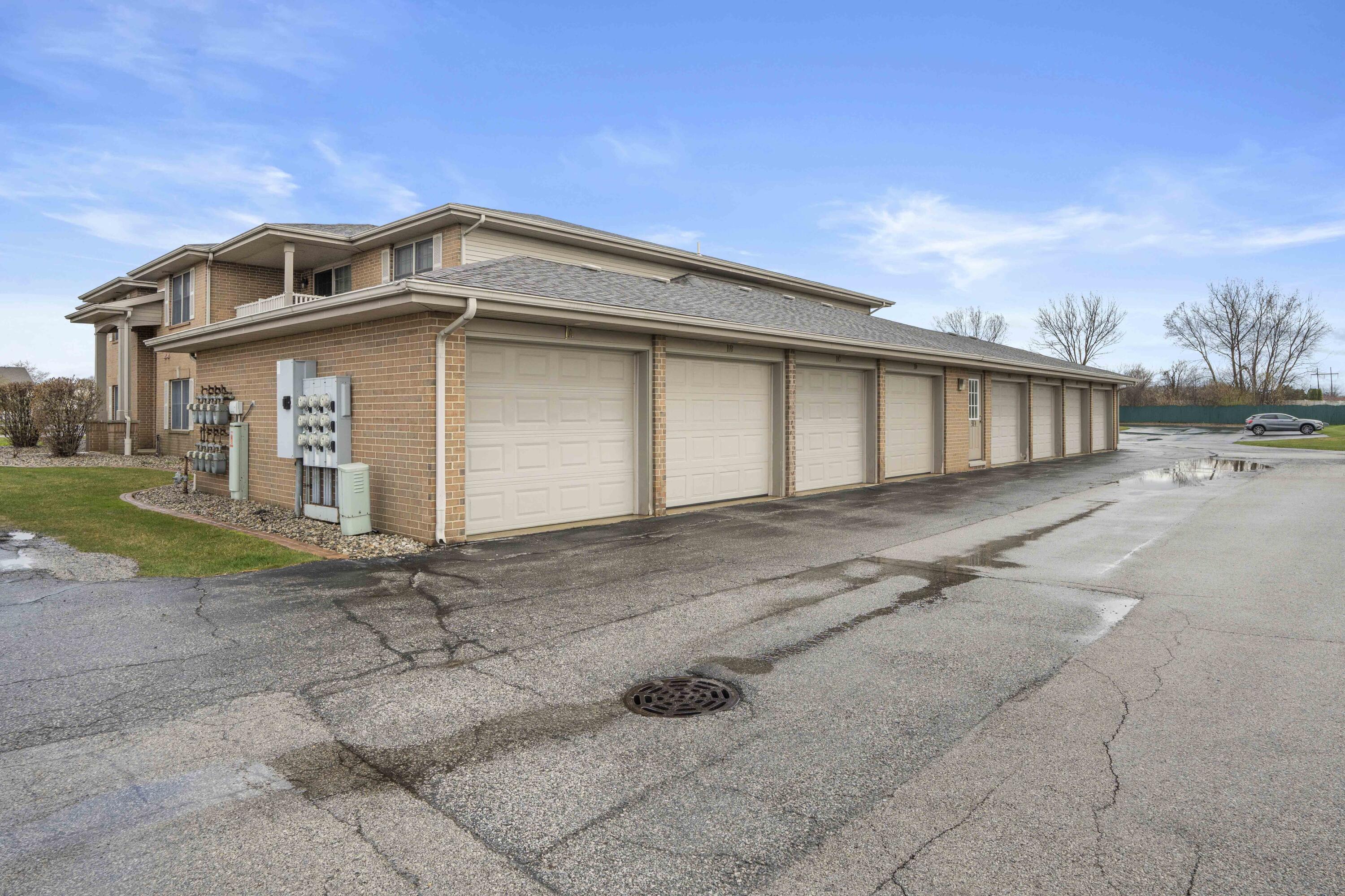 9824 Wildwood Court Unit: 1B