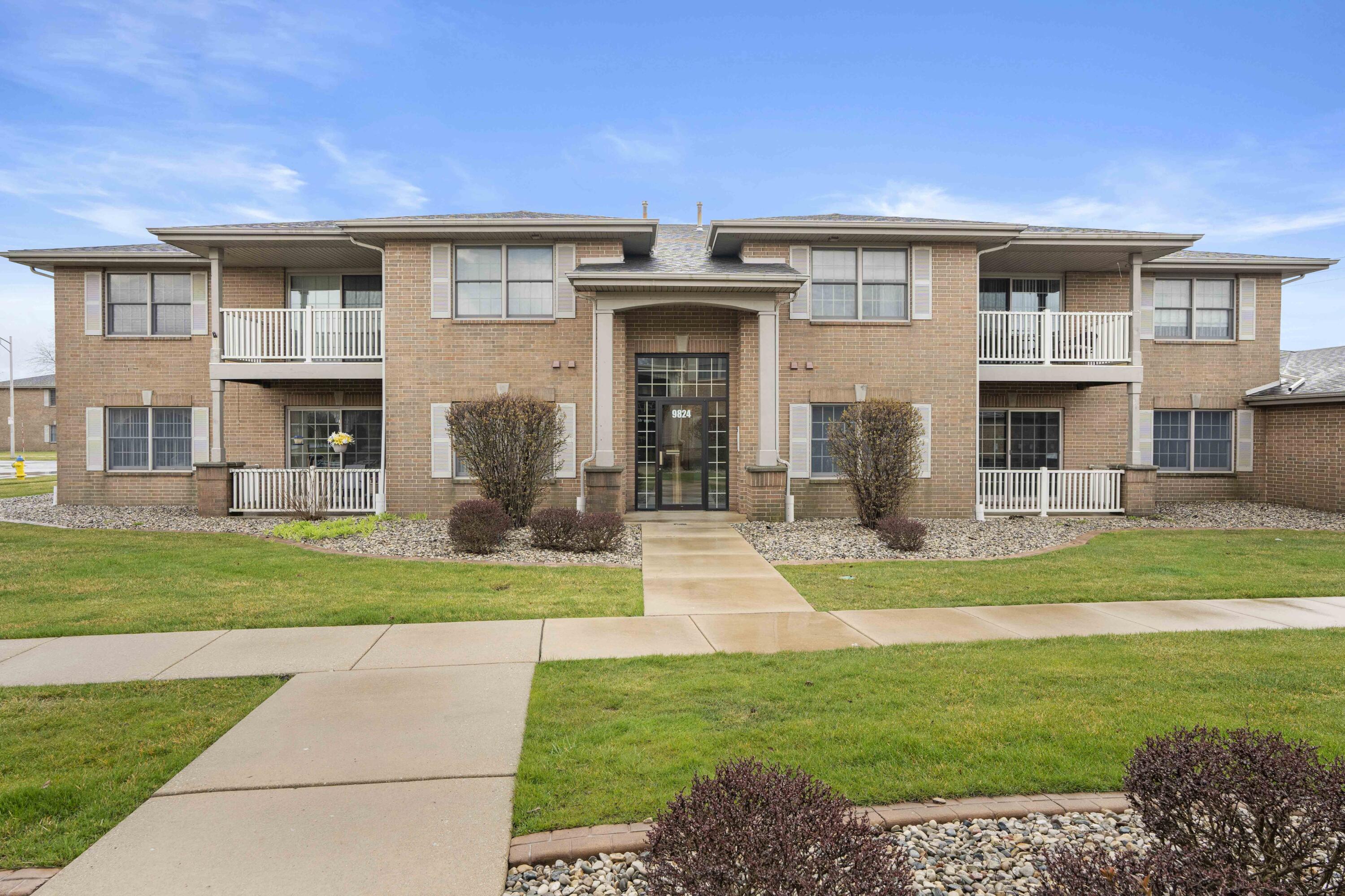 9824 Wildwood Court Unit: 1B