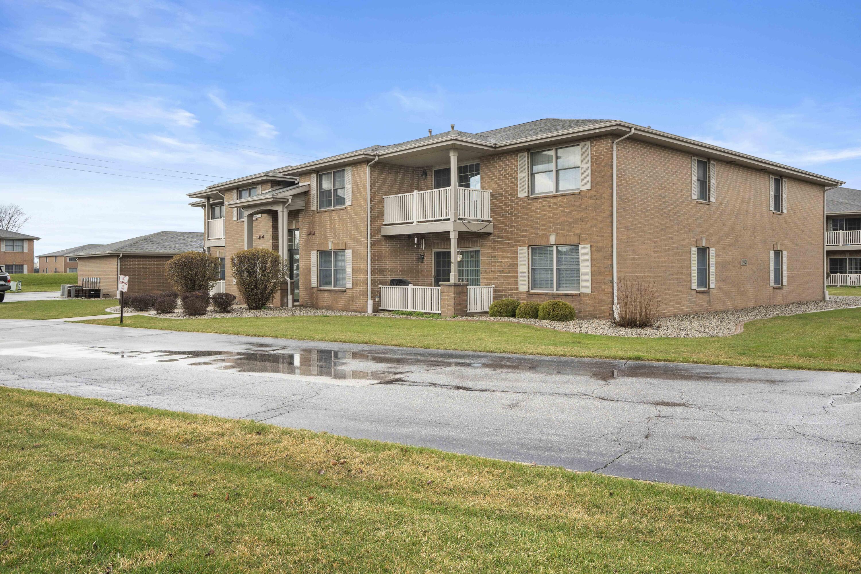 9824 Wildwood Court Unit: 1B