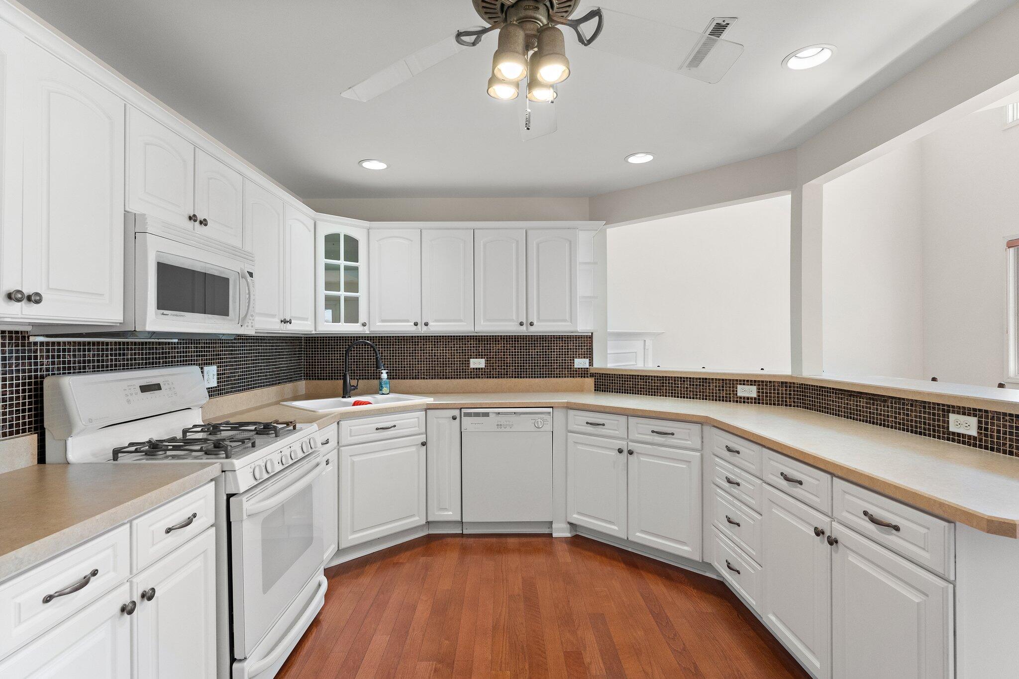 5741 Iris Lane