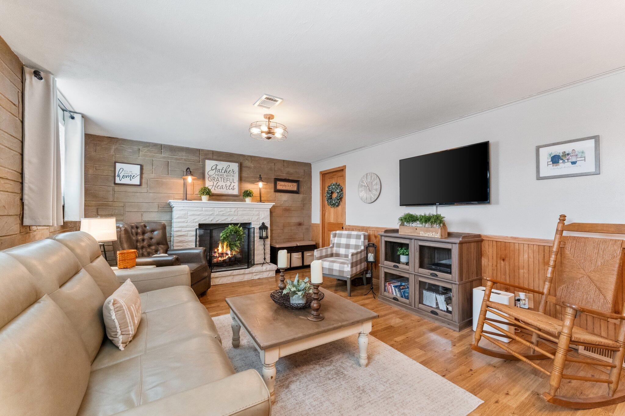 1130 N Dwiggins Street