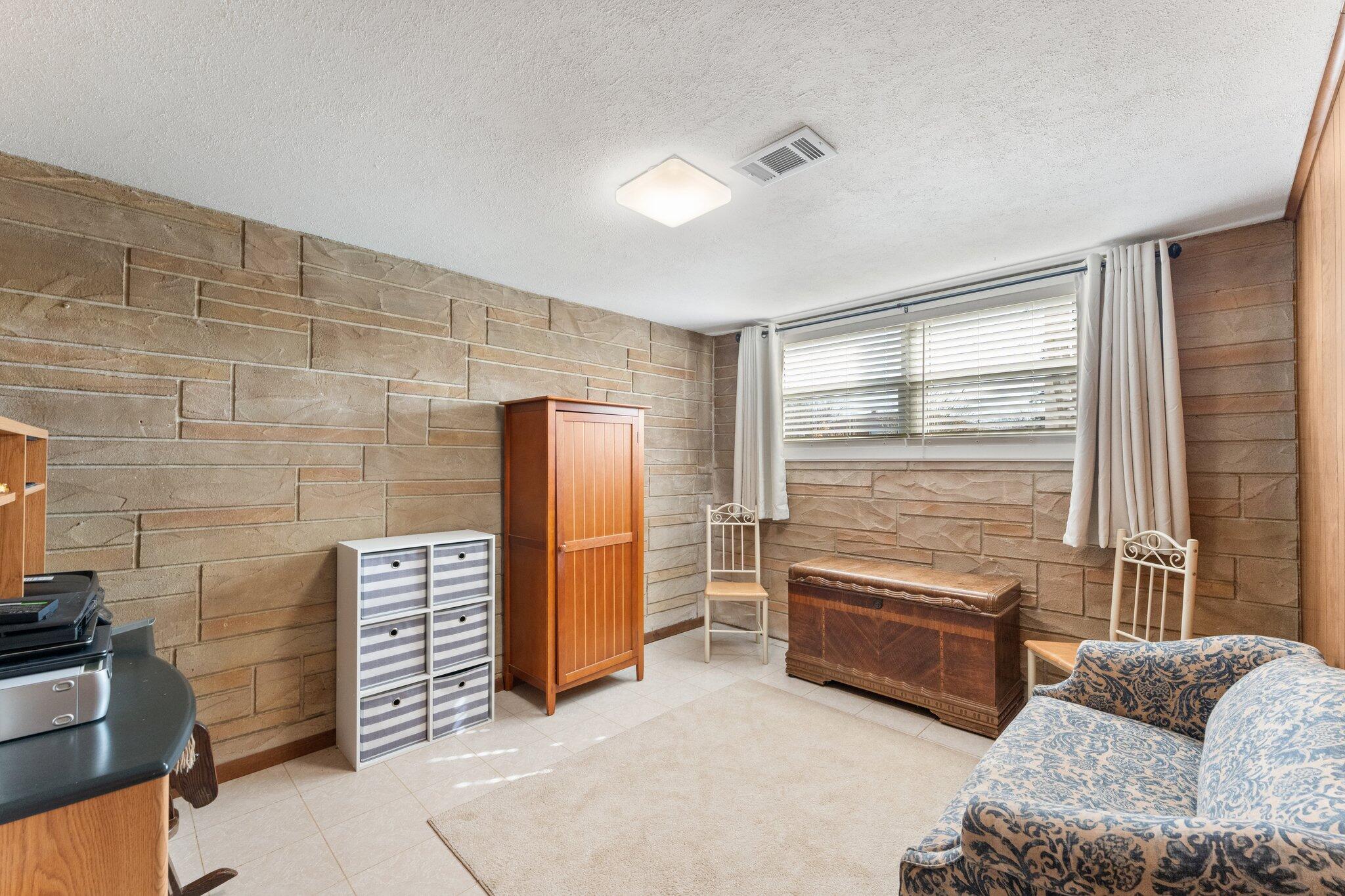 1130 N Dwiggins Street