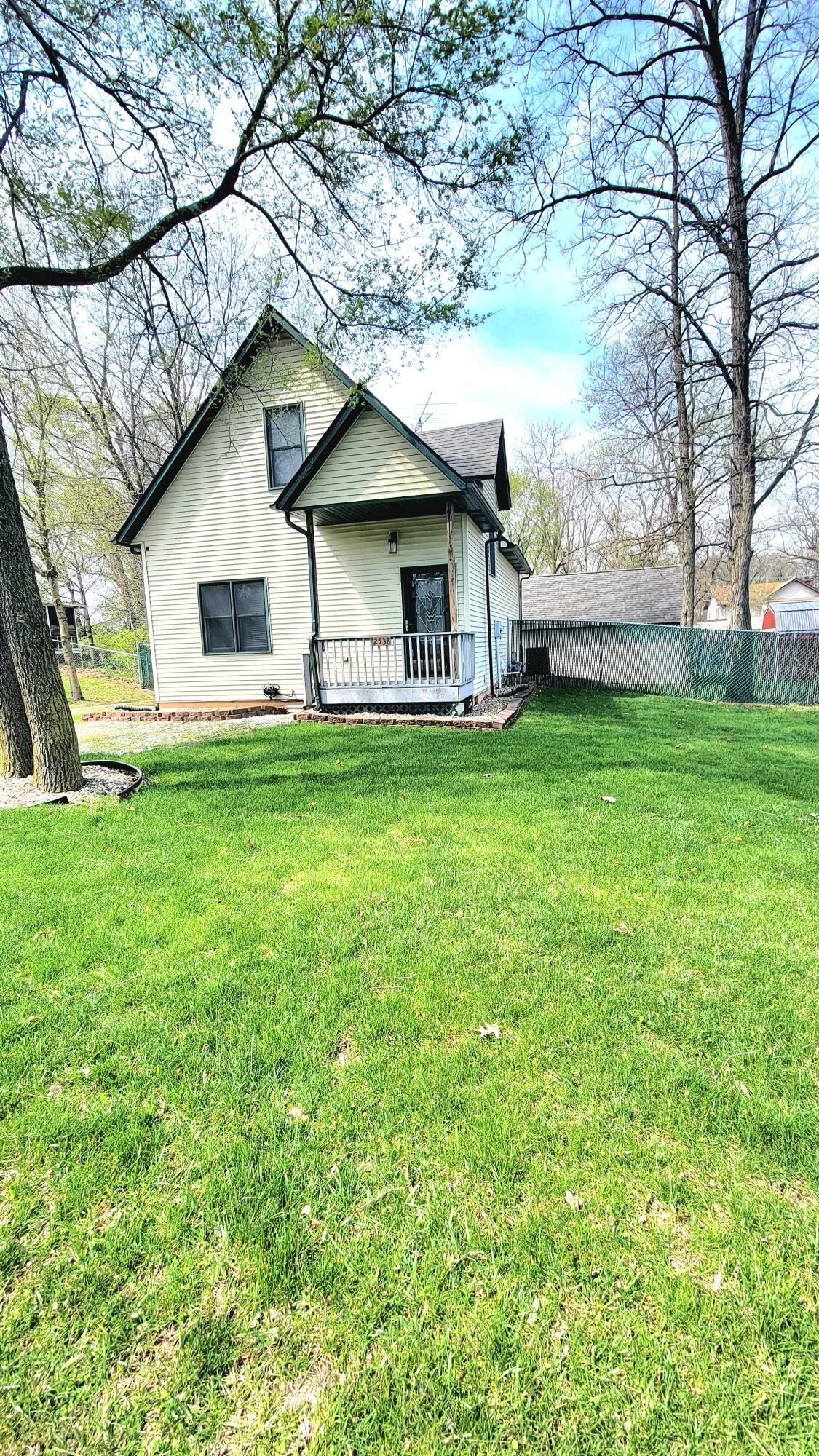 2538 Vanderburg Street