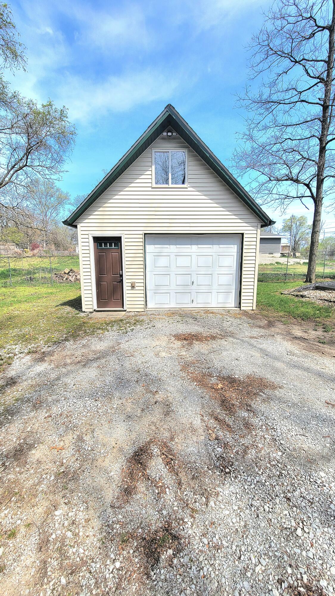 2538 Vanderburg Street