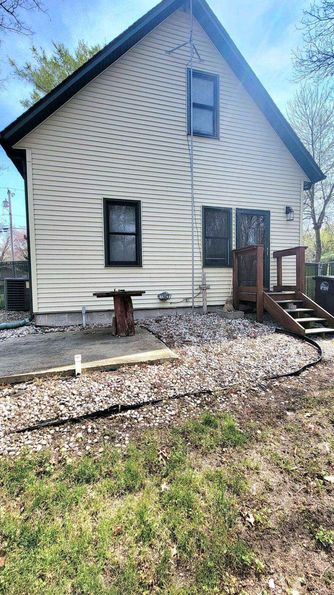 2538 Vanderburg Street