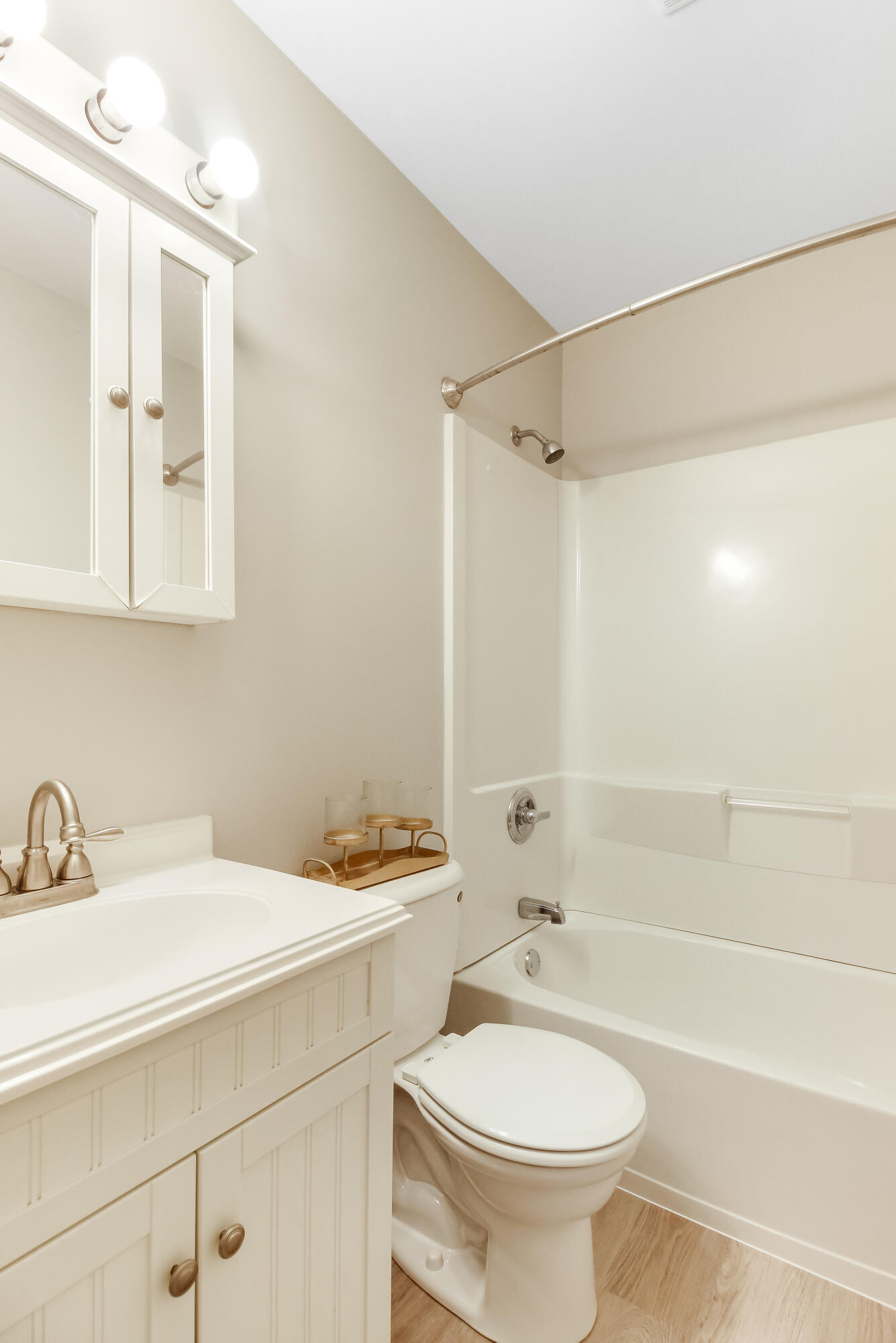 7348 W 83rd Place