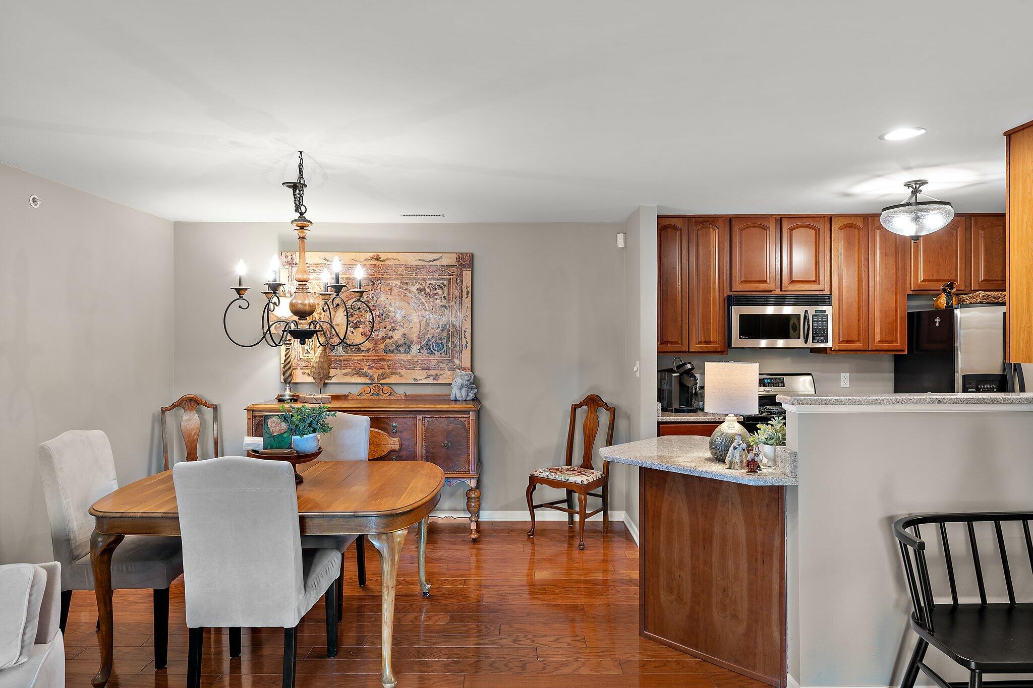 10404 White Oak Lane Unit: 2C