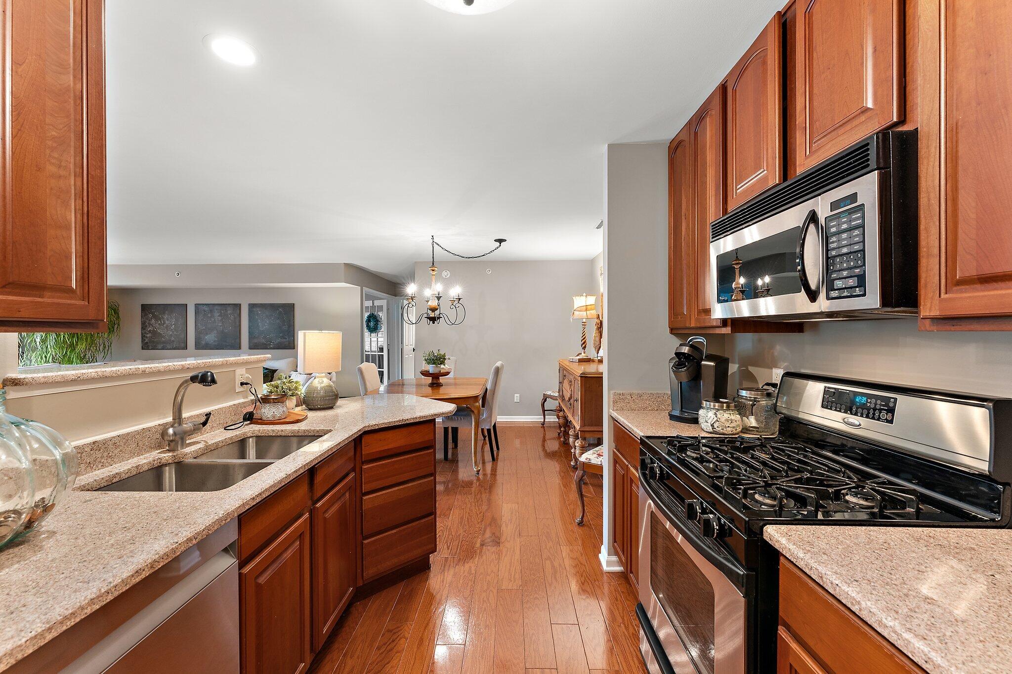 10404 White Oak Lane Unit: 2C