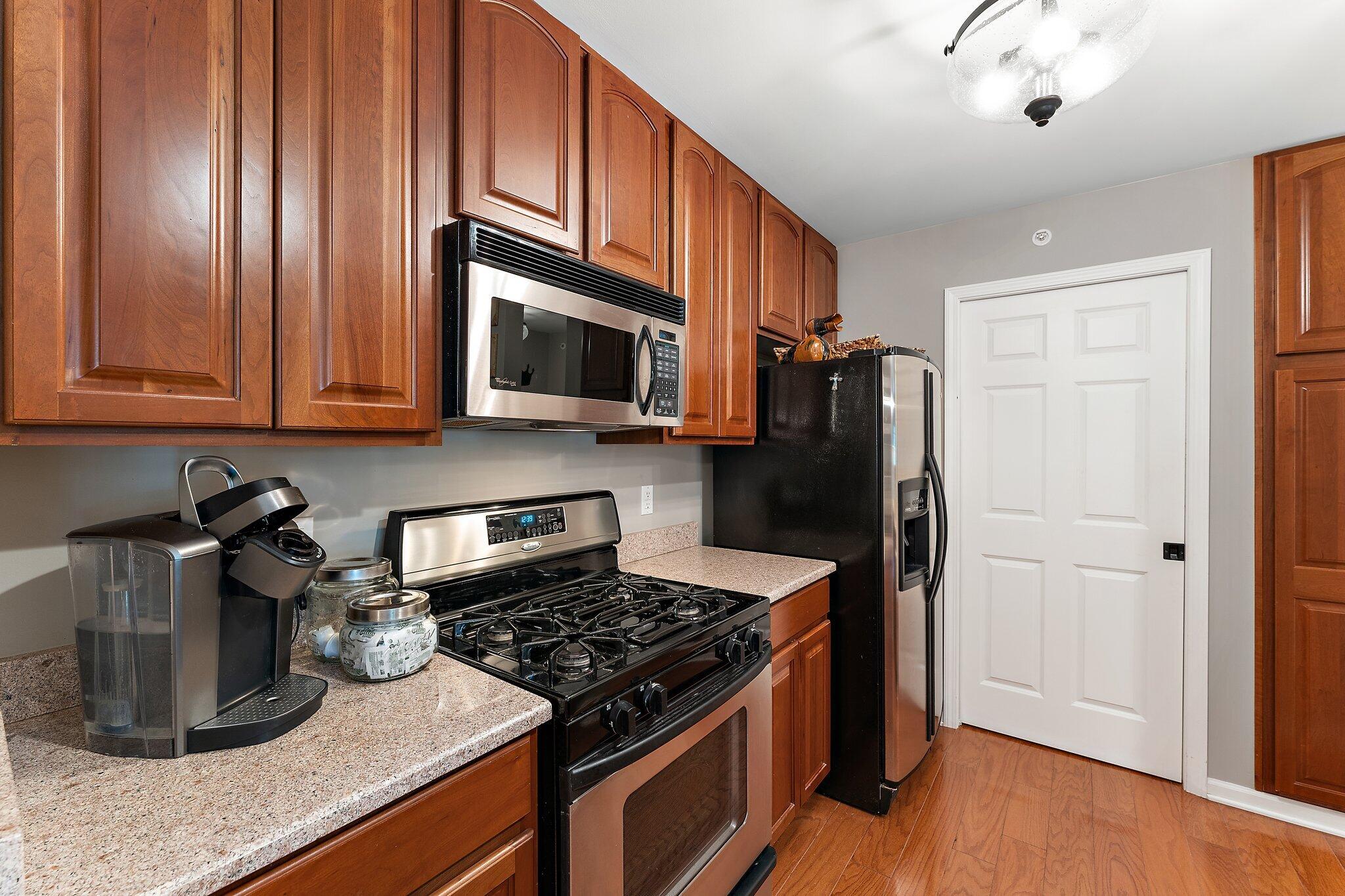 10404 White Oak Lane Unit: 2C