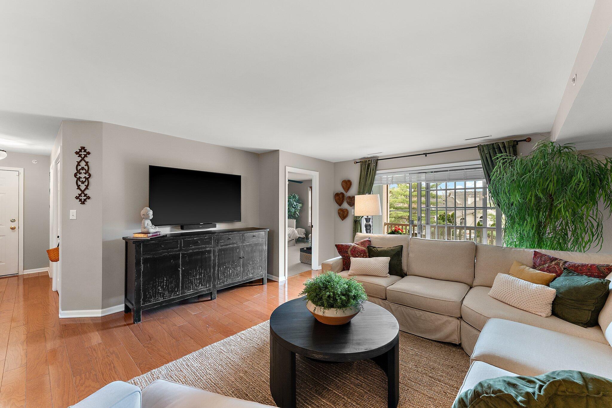 10404 White Oak Lane Unit: 2C