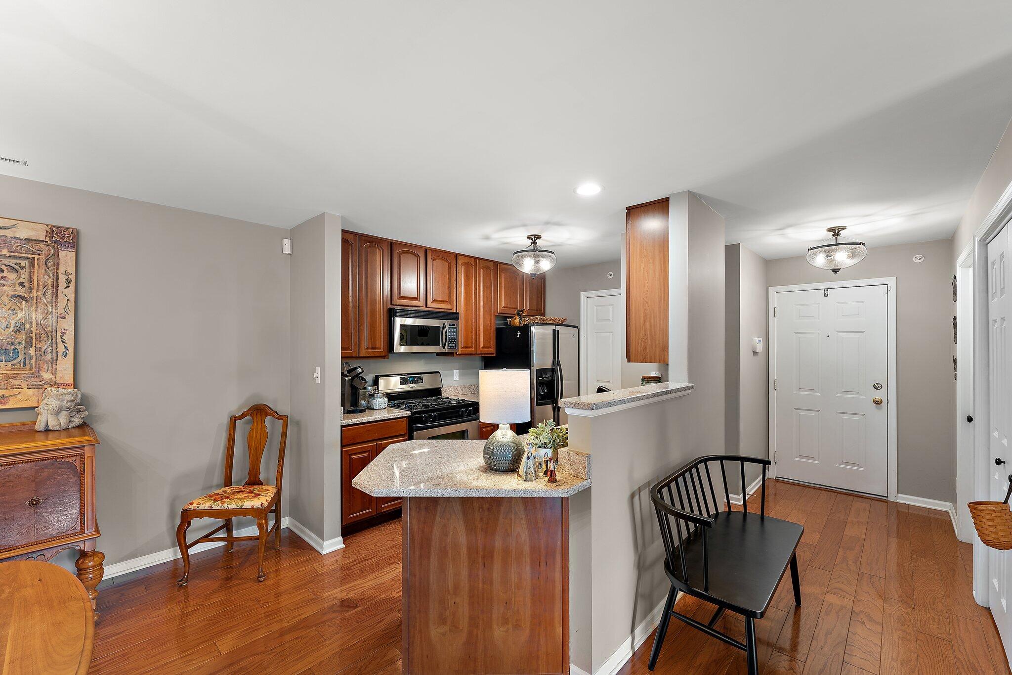 10404 White Oak Lane Unit: 2C