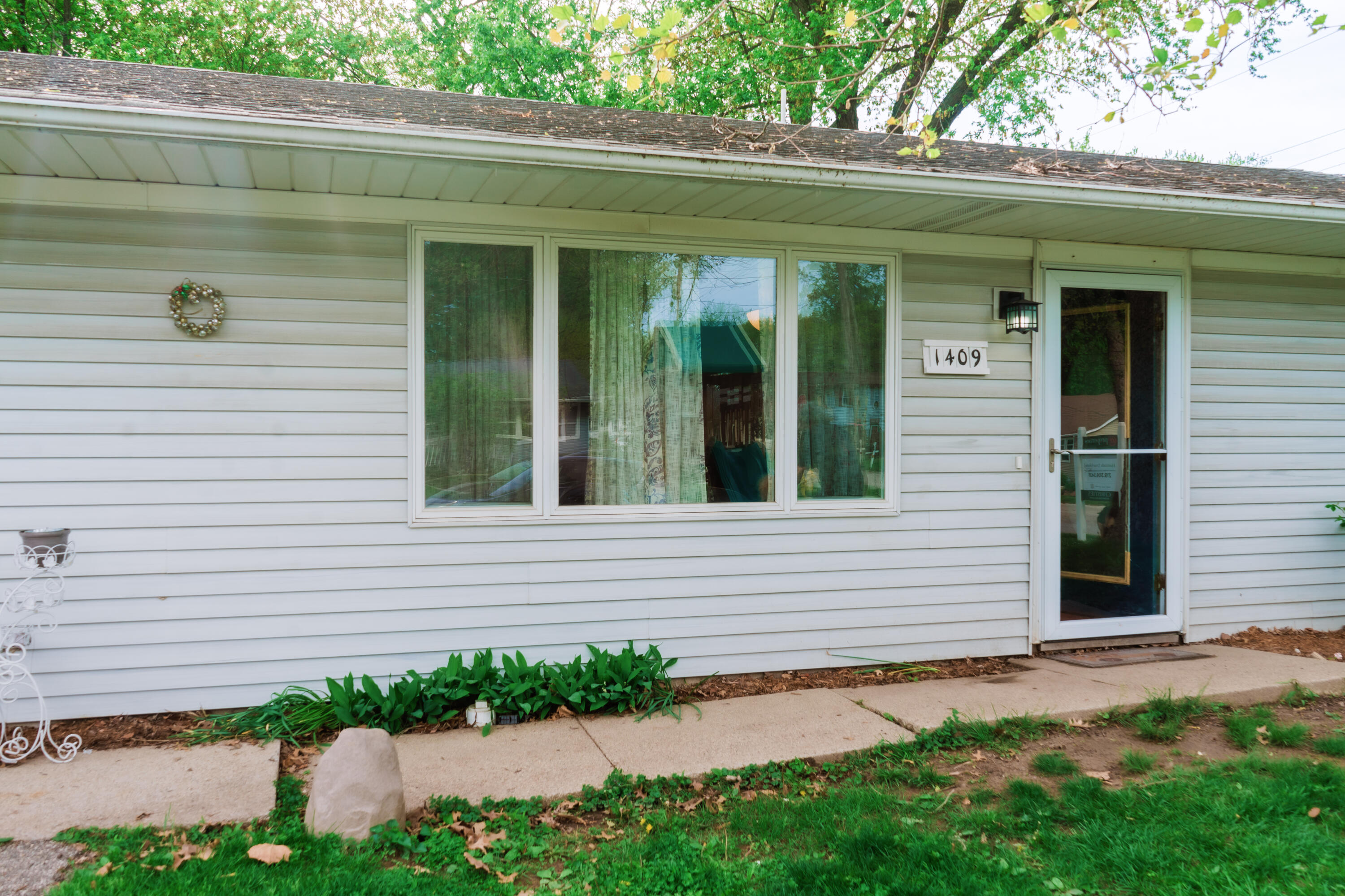1409 Fairlane Drive