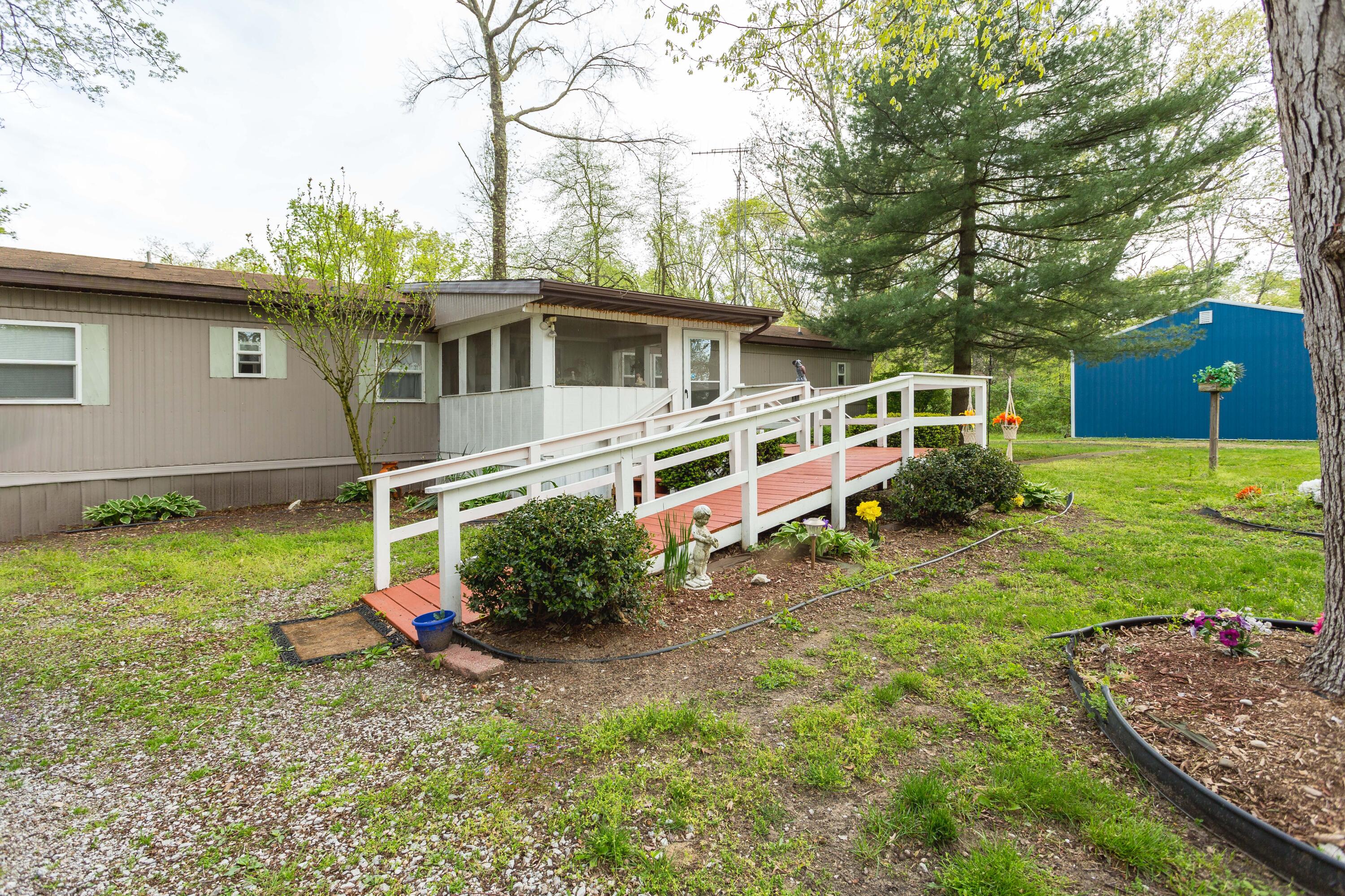14387 W 450 N