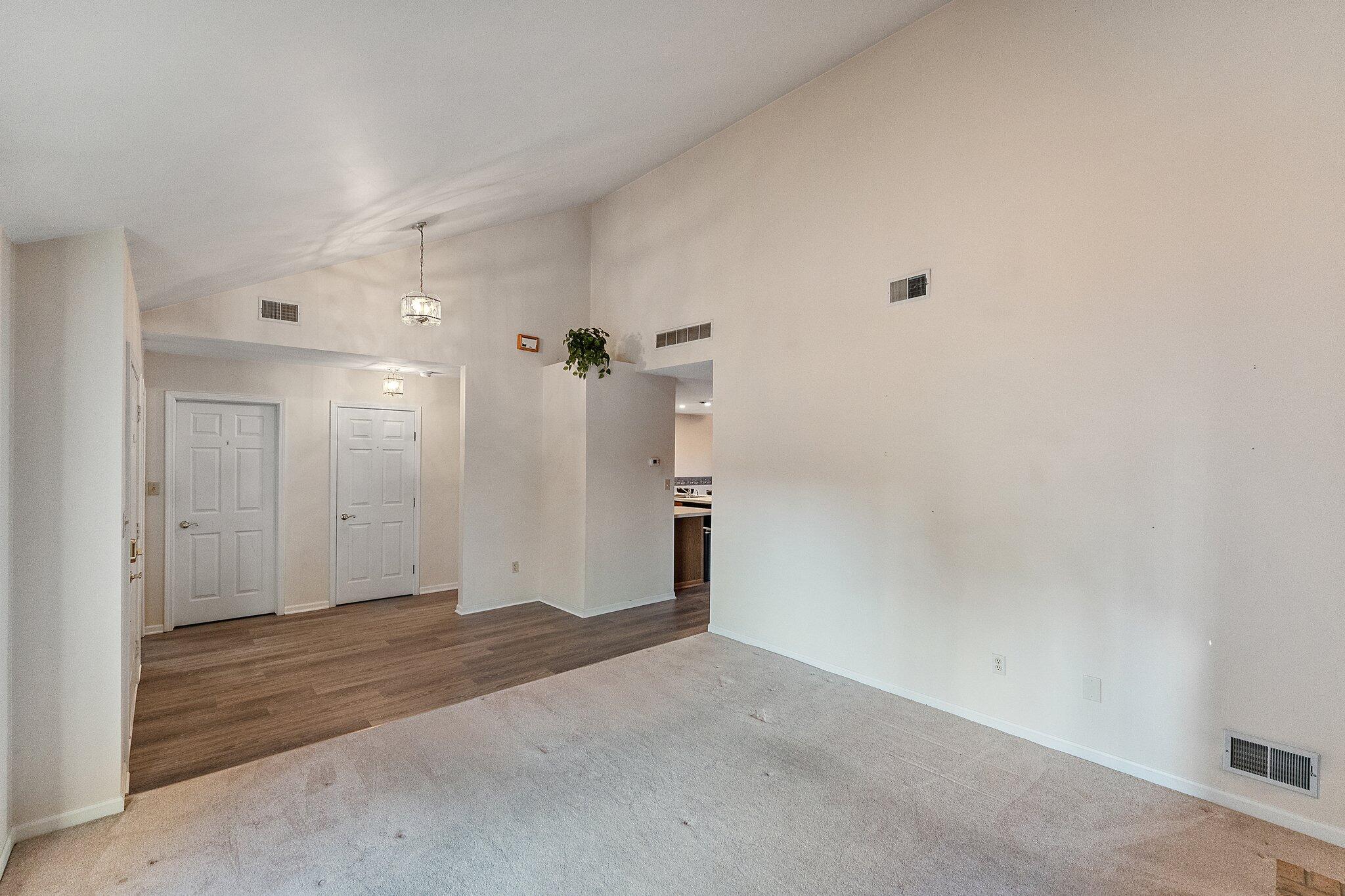 1109 Cambridge Lane